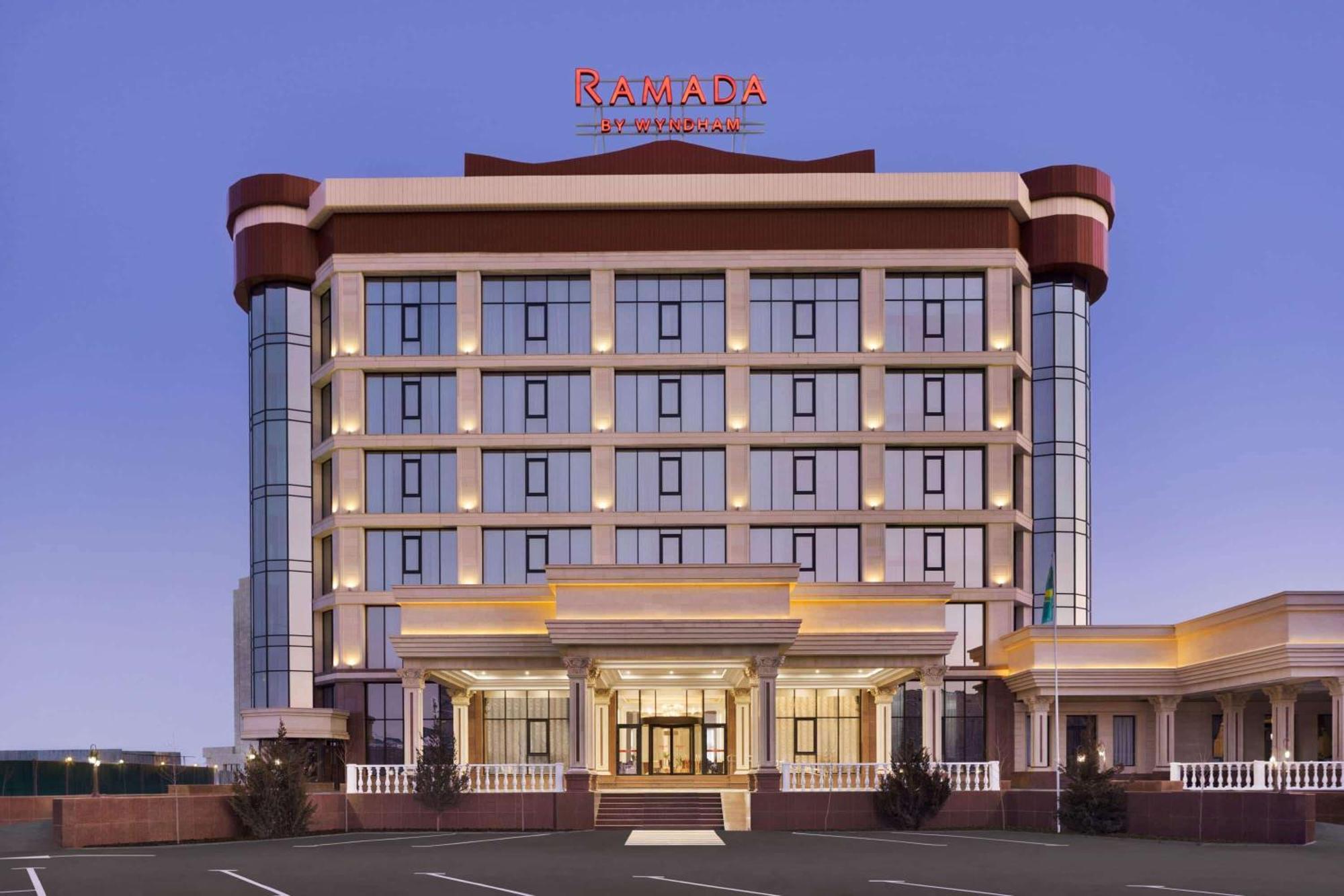 Ramada By Wyndham Shymkent酒店 外观 照片
